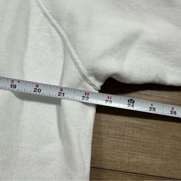 Vintage 90’s Hanes White Crewneck Sweatshirt - Picture 7 of 8
